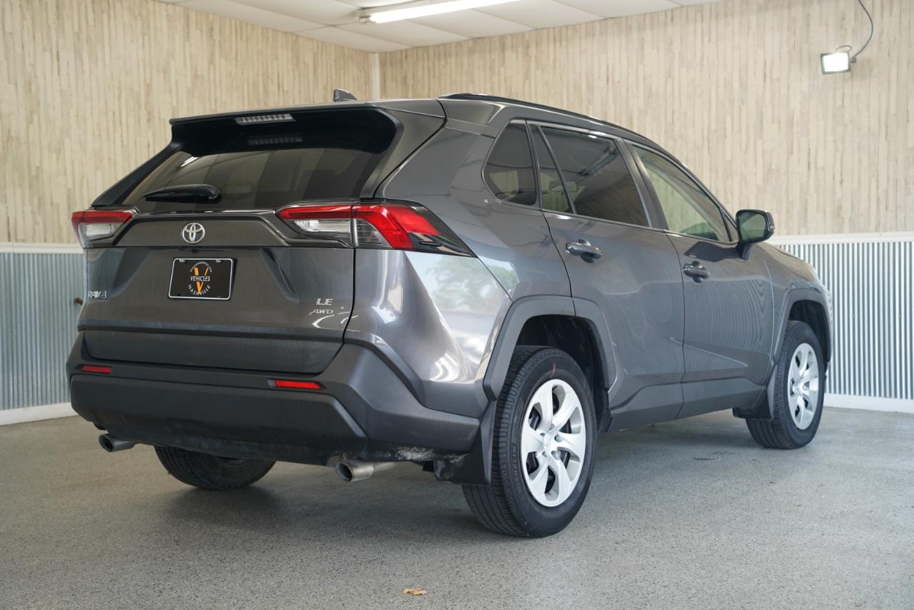 Toyota RAV4 LE AWD 2019