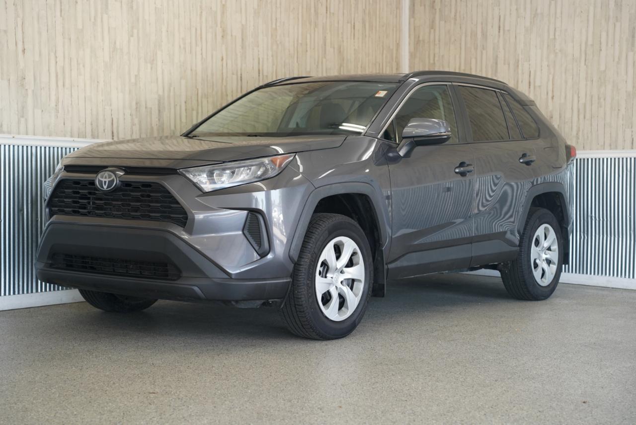 Toyota RAV4 LE AWD 2019
