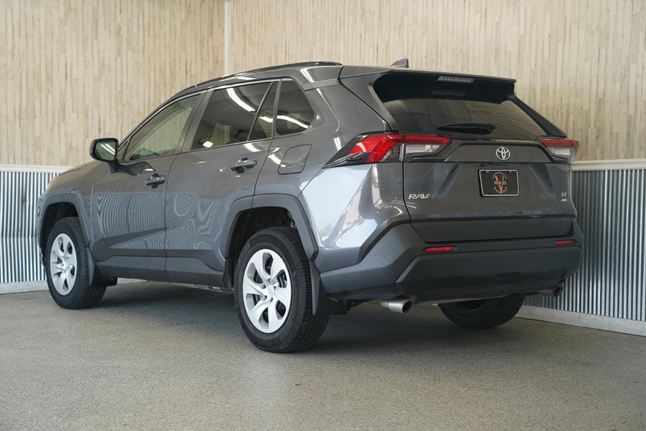 Toyota RAV4 LE AWD 2019