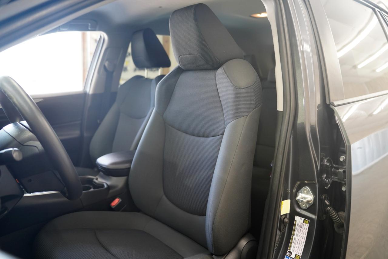 Toyota RAV4 LE AWD 2019
