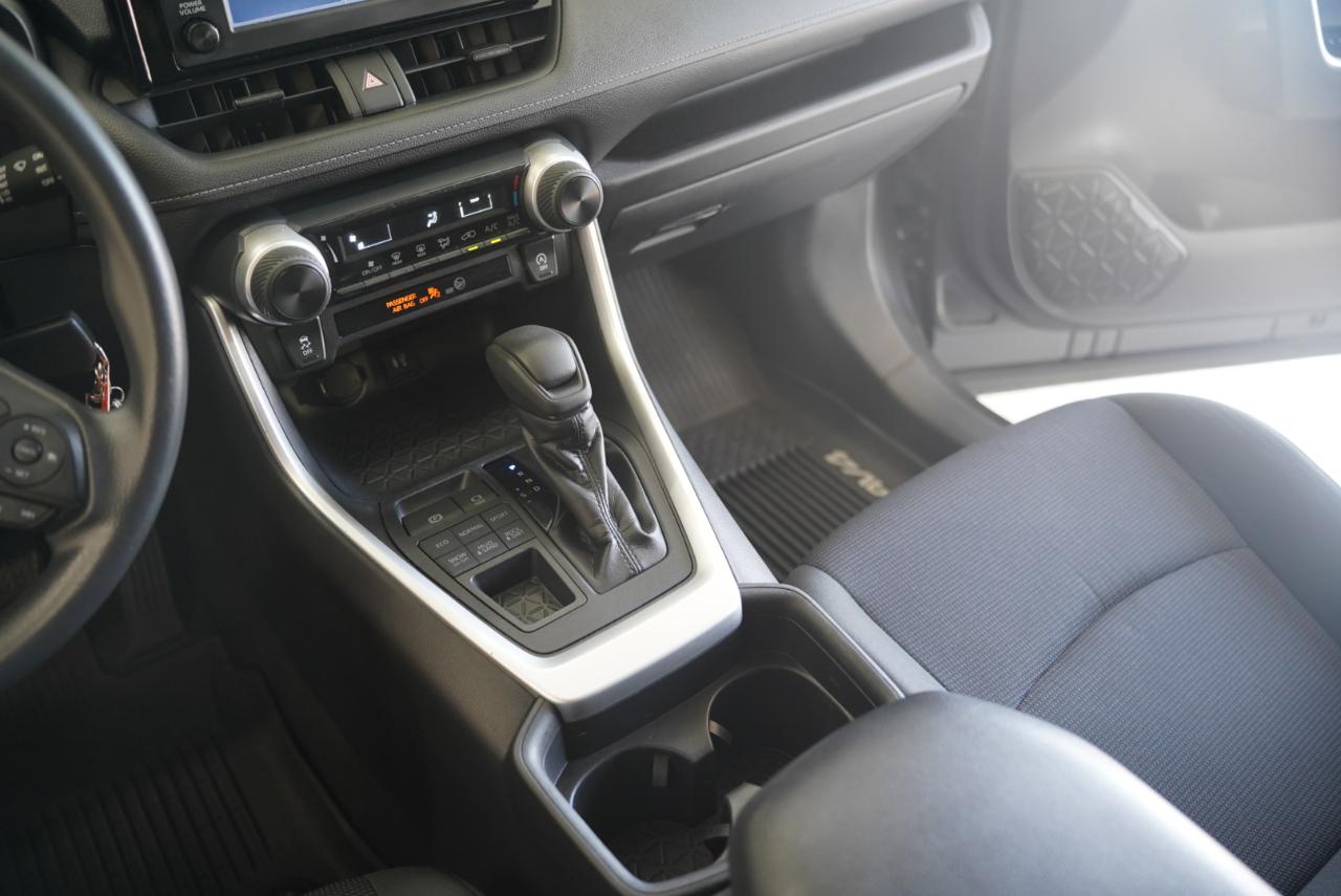 Toyota RAV4 LE AWD 2019