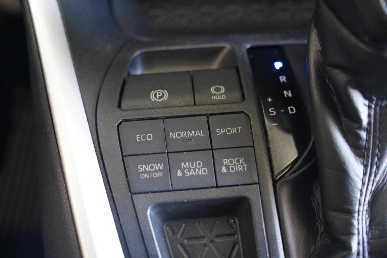 Toyota RAV4 LE AWD 2019
