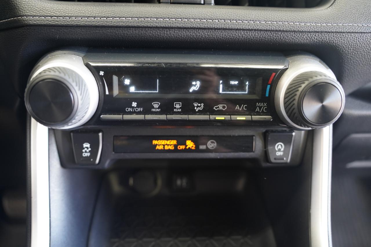 Toyota RAV4 LE AWD 2019