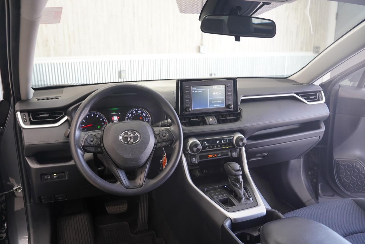 Toyota RAV4 LE AWD 2019