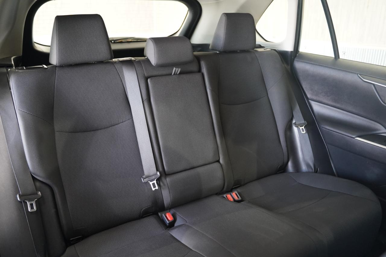 Toyota RAV4 LE AWD 2019