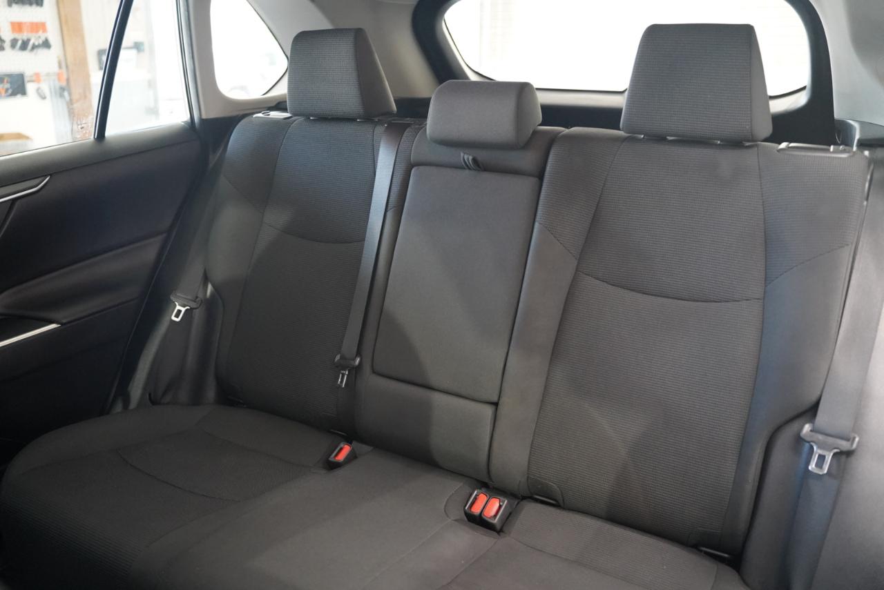 Toyota RAV4 LE AWD 2019