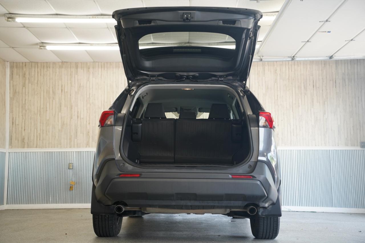 Toyota RAV4 LE AWD 2019