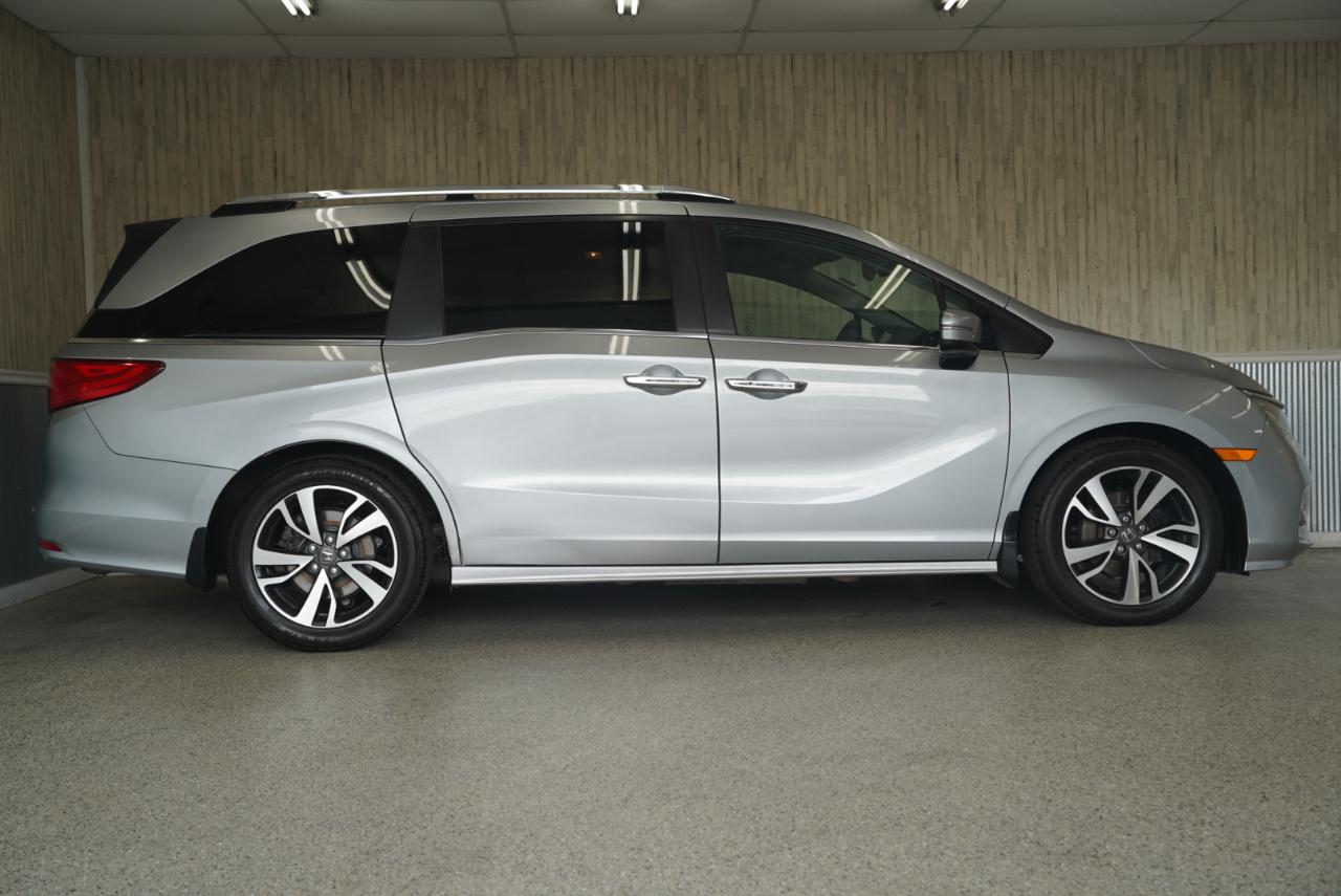 Honda Odyssey Touring Auto 2021