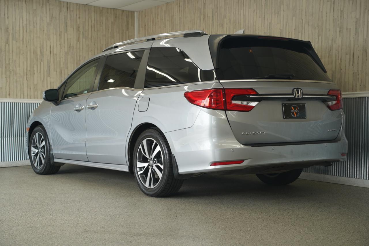 Honda Odyssey Touring Auto 2021