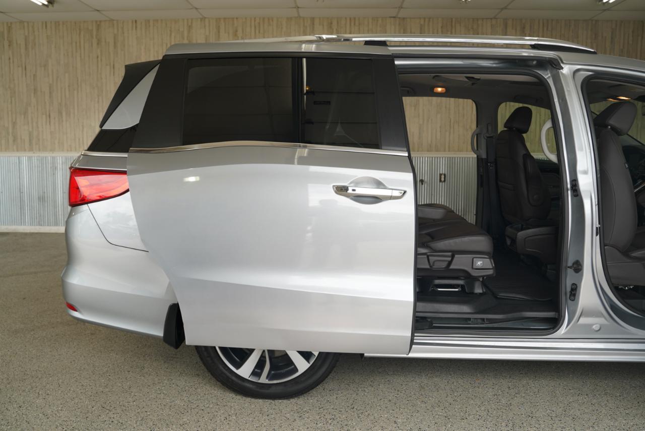 Honda Odyssey Touring Auto 2021