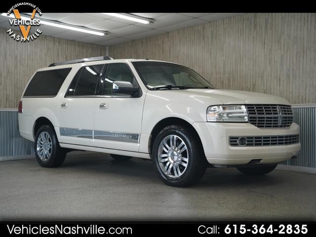 White 2007 Lincoln Navigator Luxury RWD SUV / Crossover Rear-Wheel Drive Automatic
