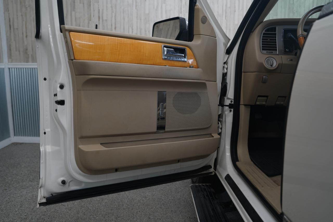 Lincoln Navigator L 2WD 4dr 2007