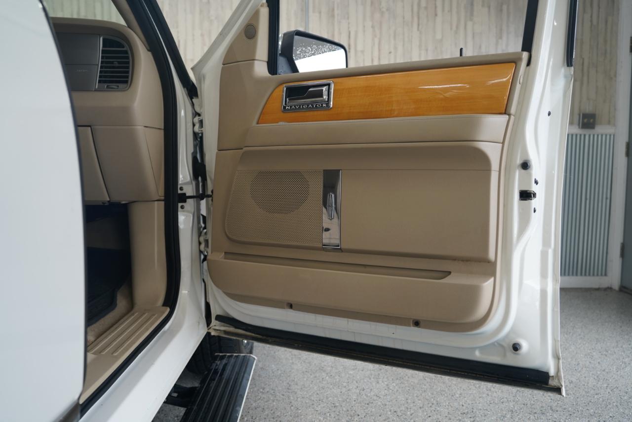 Lincoln Navigator L 2WD 4dr 2007
