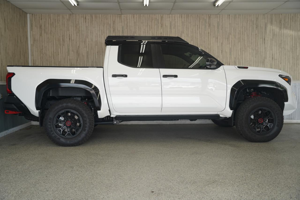 Toyota Tacoma 4WD  2024