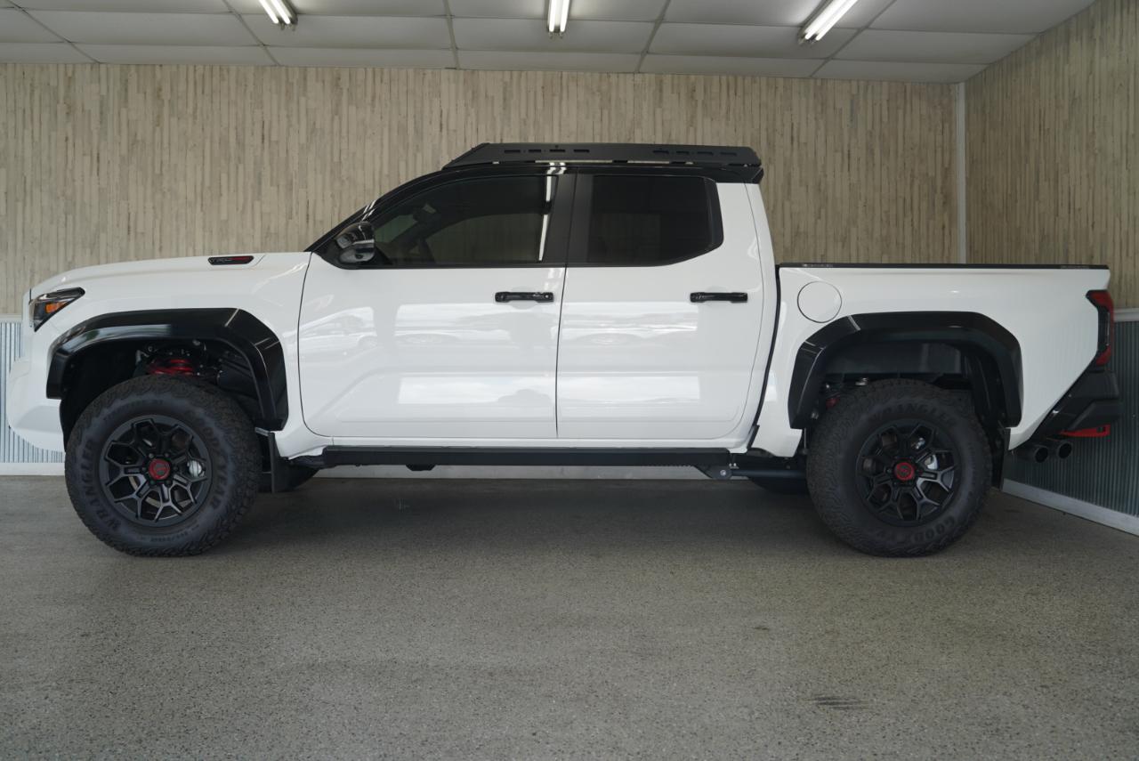 Toyota Tacoma 4WD  2024