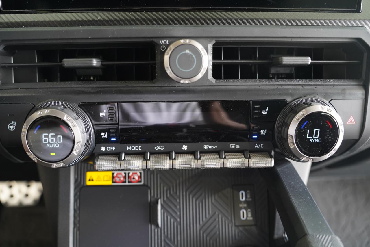 Toyota Tacoma 4WD  2024