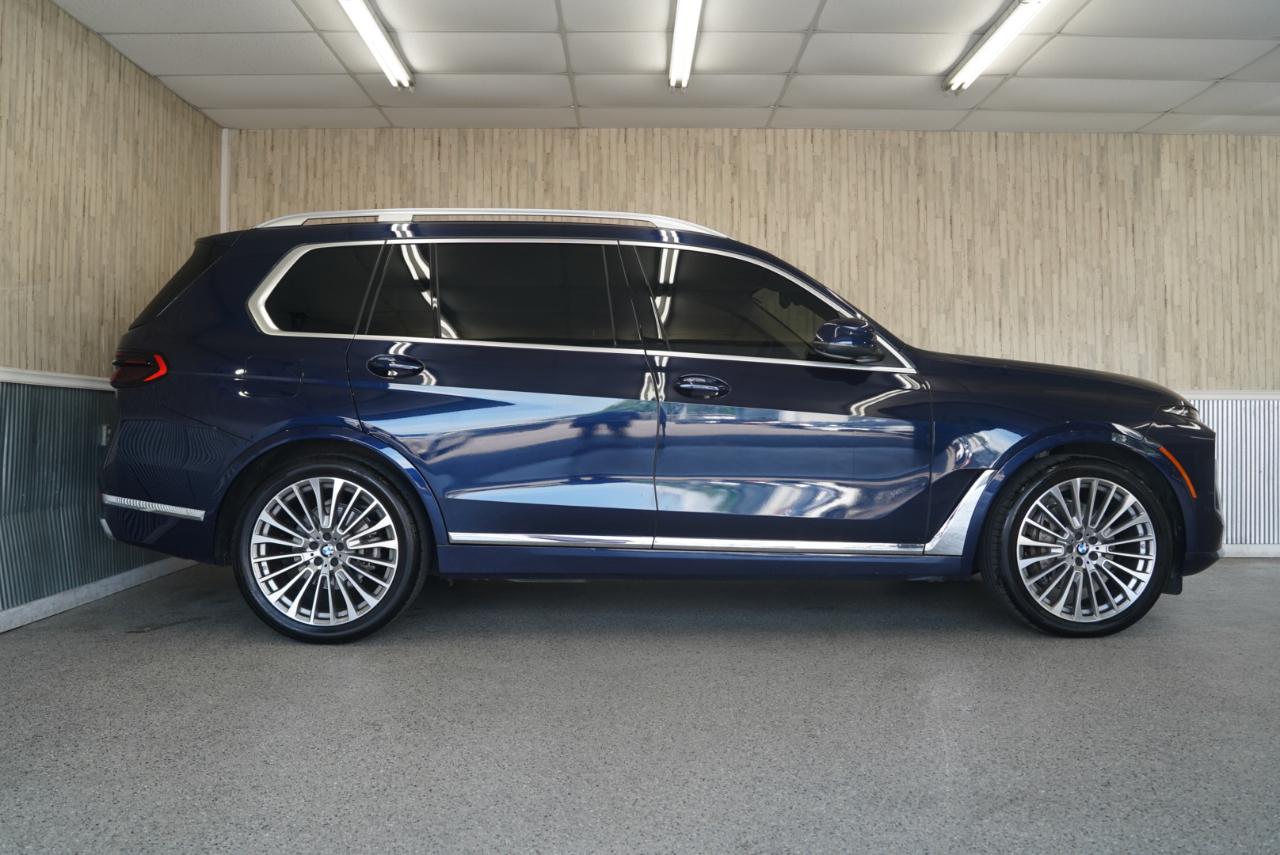 BMW X7 xDrive40i Sports Activity Vehicle 2024