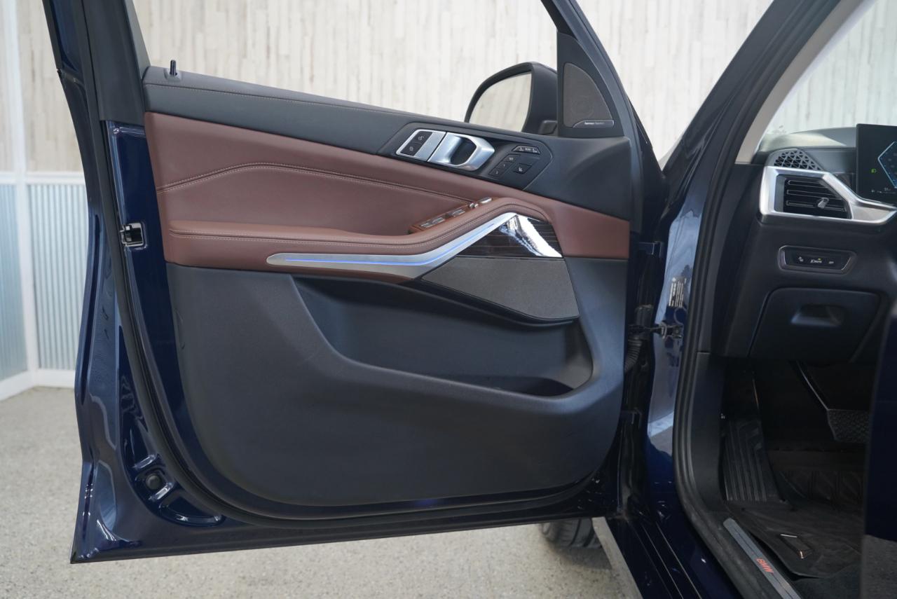 BMW X7 xDrive40i Sports Activity Vehicle 2024