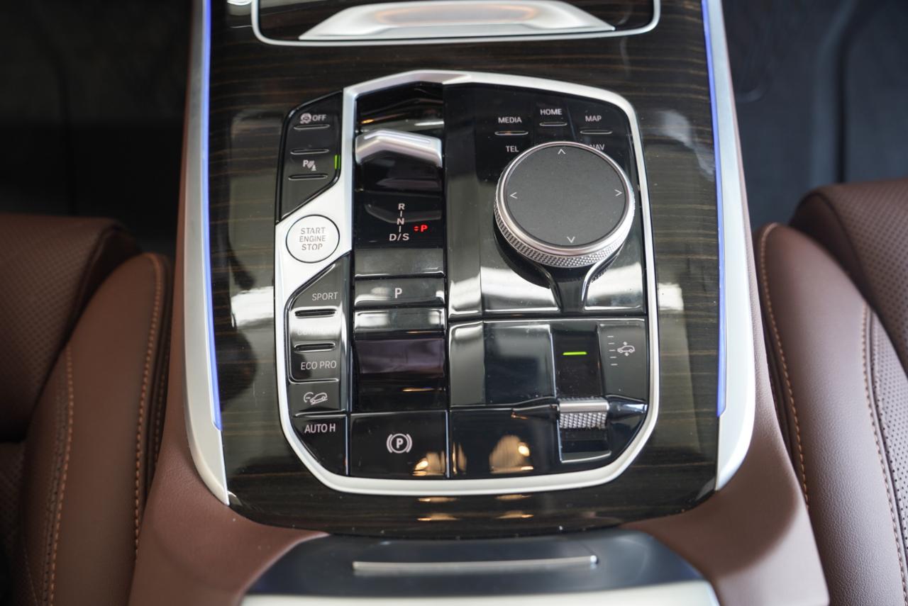 BMW X7 xDrive40i Sports Activity Vehicle 2024