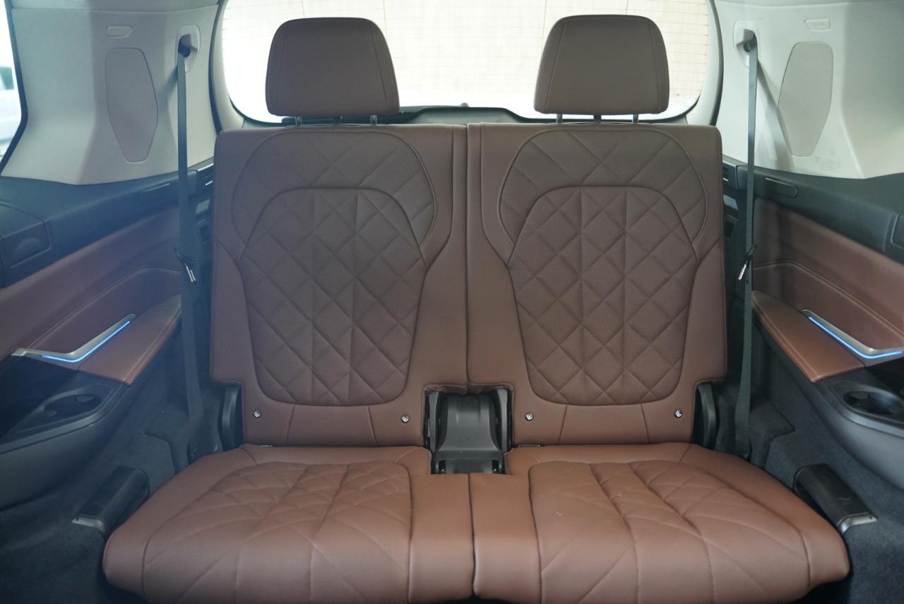 BMW X7 xDrive40i Sports Activity Vehicle 2024