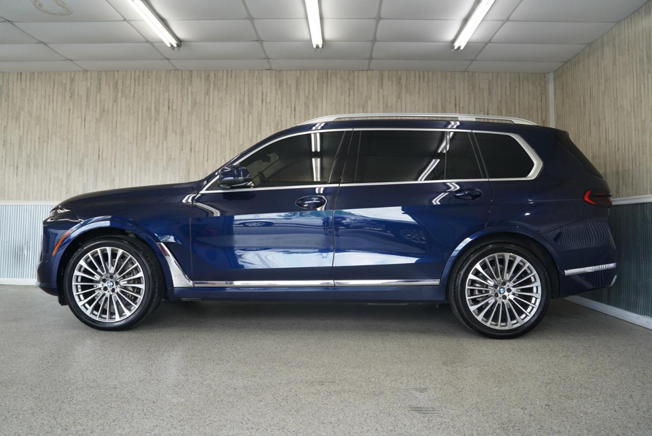 BMW X7 xDrive40i Sports Activity Vehicle 2024