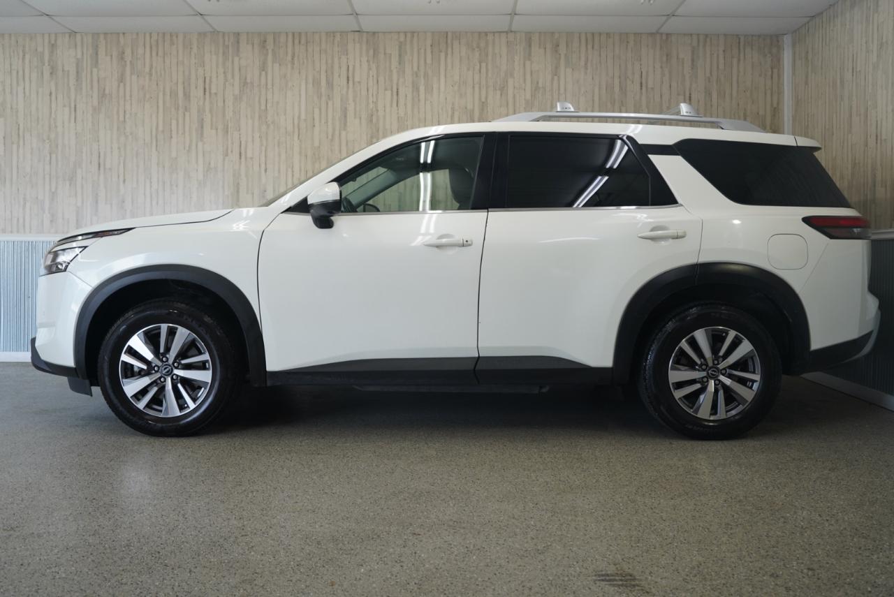 Nissan Pathfinder SL 2WD 2023