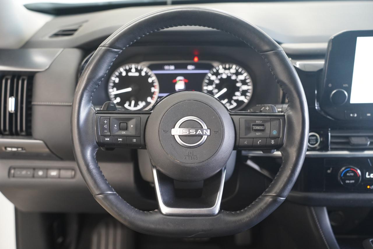 Nissan Pathfinder SL 2WD 2023