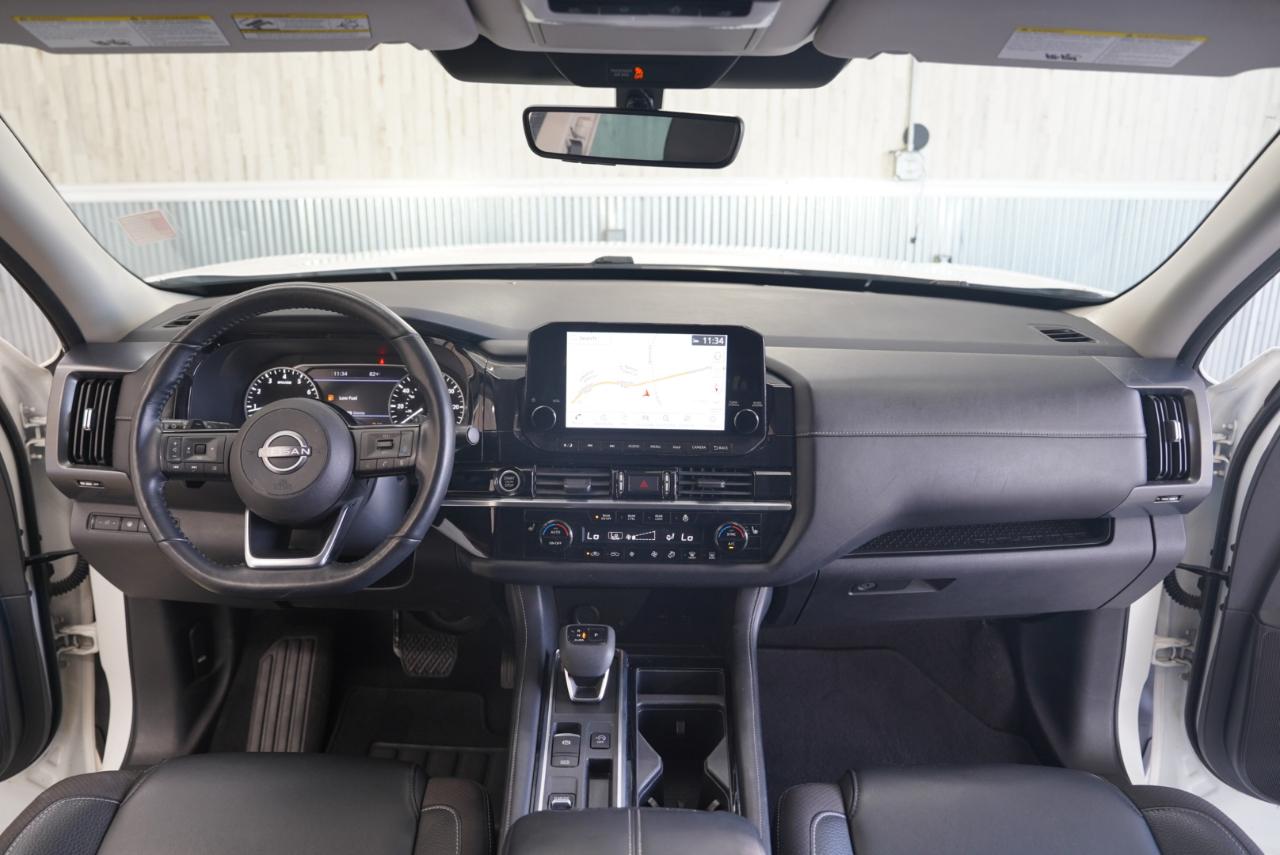 Nissan Pathfinder SL 2WD 2023