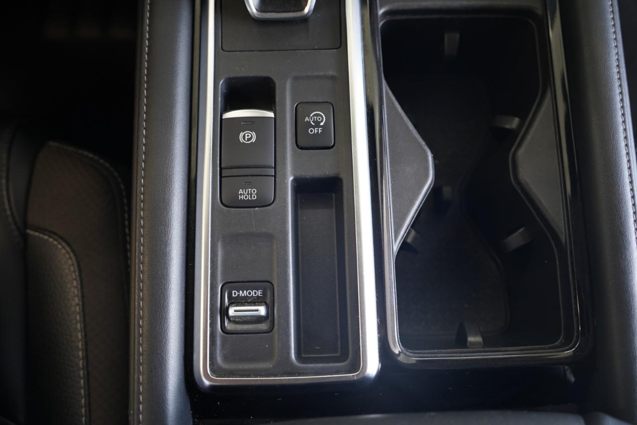 Nissan Pathfinder SL 2WD 2023