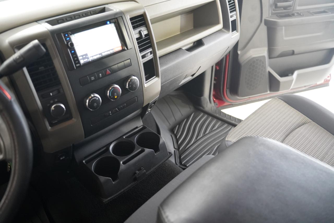 RAM 1500 4WD Quad Cab 140.5" ST 2012