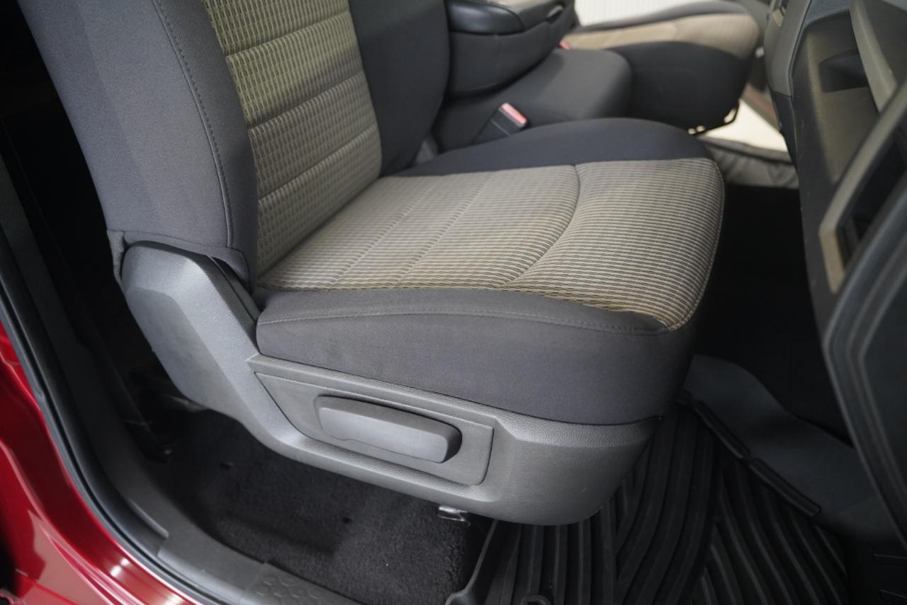 RAM 1500 4WD Quad Cab 140.5" ST 2012
