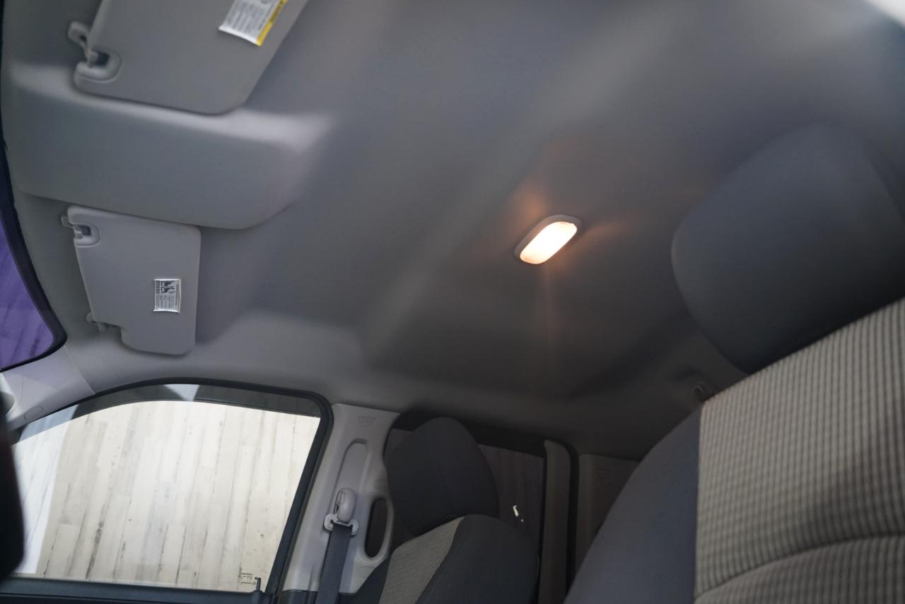 RAM 1500 4WD Quad Cab 140.5" ST 2012