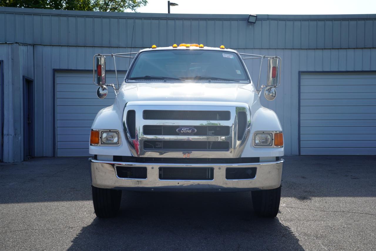 Ford Super Duty F-650 Straight Frame Crew Cab XL 2015