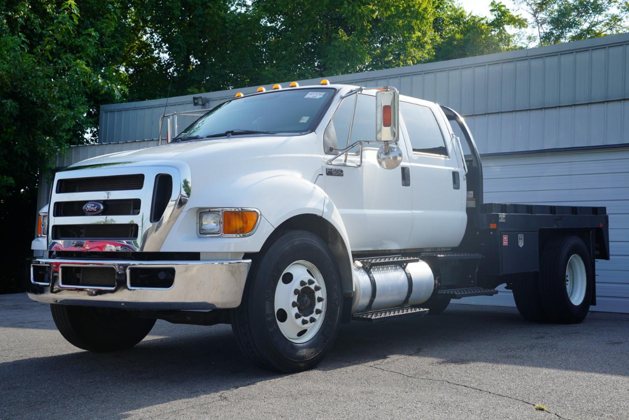 Ford Super Duty F-650 Straight Frame Crew Cab XL 2015