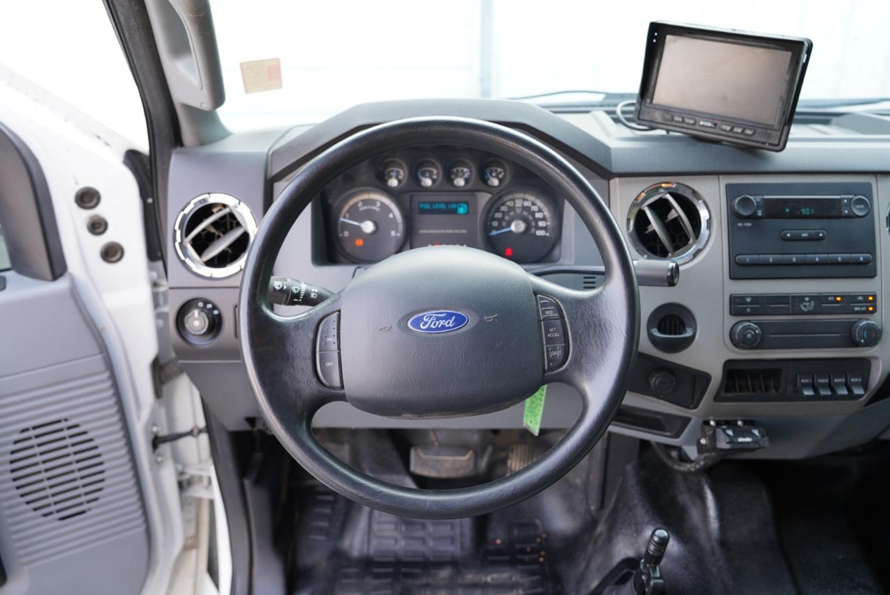 Ford Super Duty F-650 Straight Frame Crew Cab XL 2015