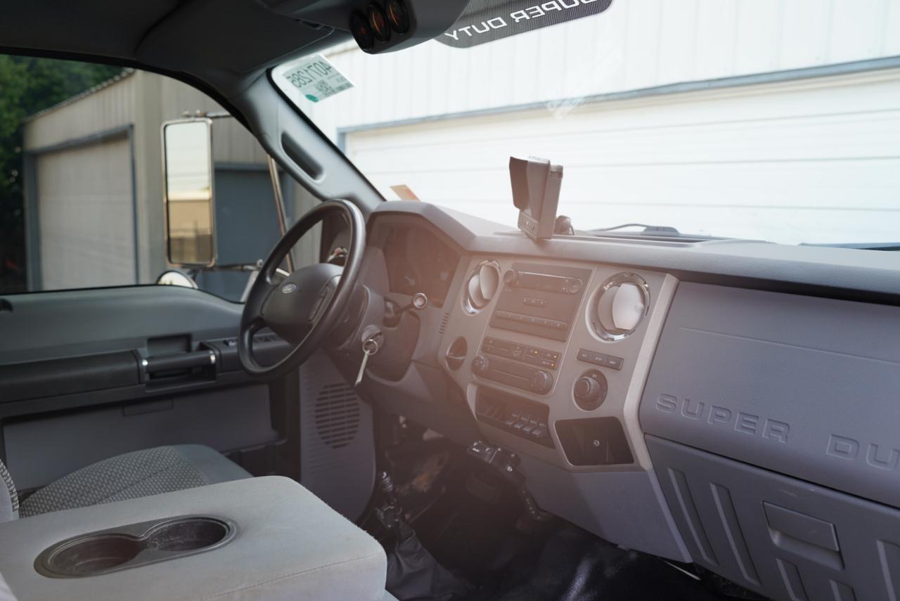 Ford Super Duty F-650 Straight Frame Crew Cab XL 2015