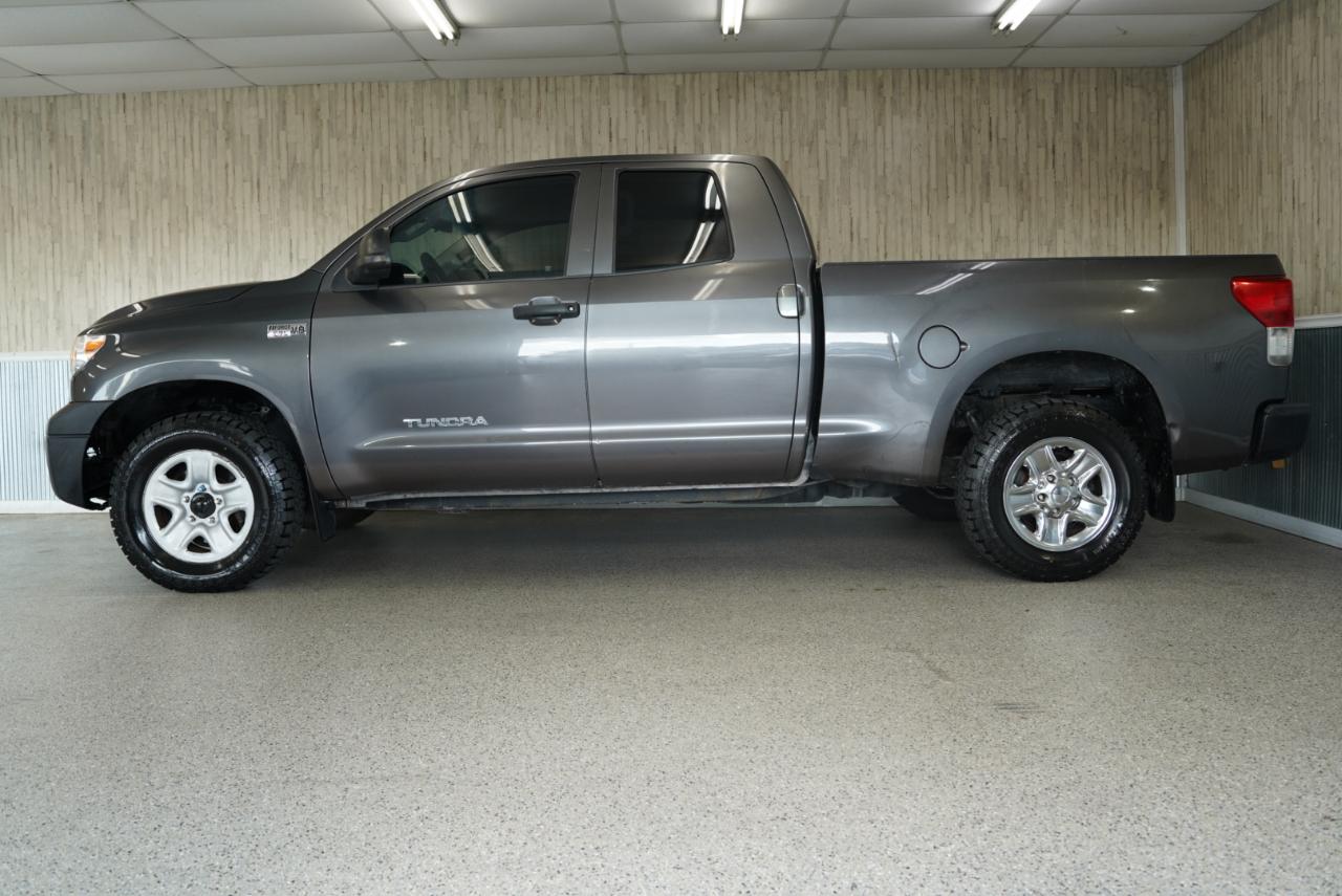 Toyota Tundra 4WD Truck  2012