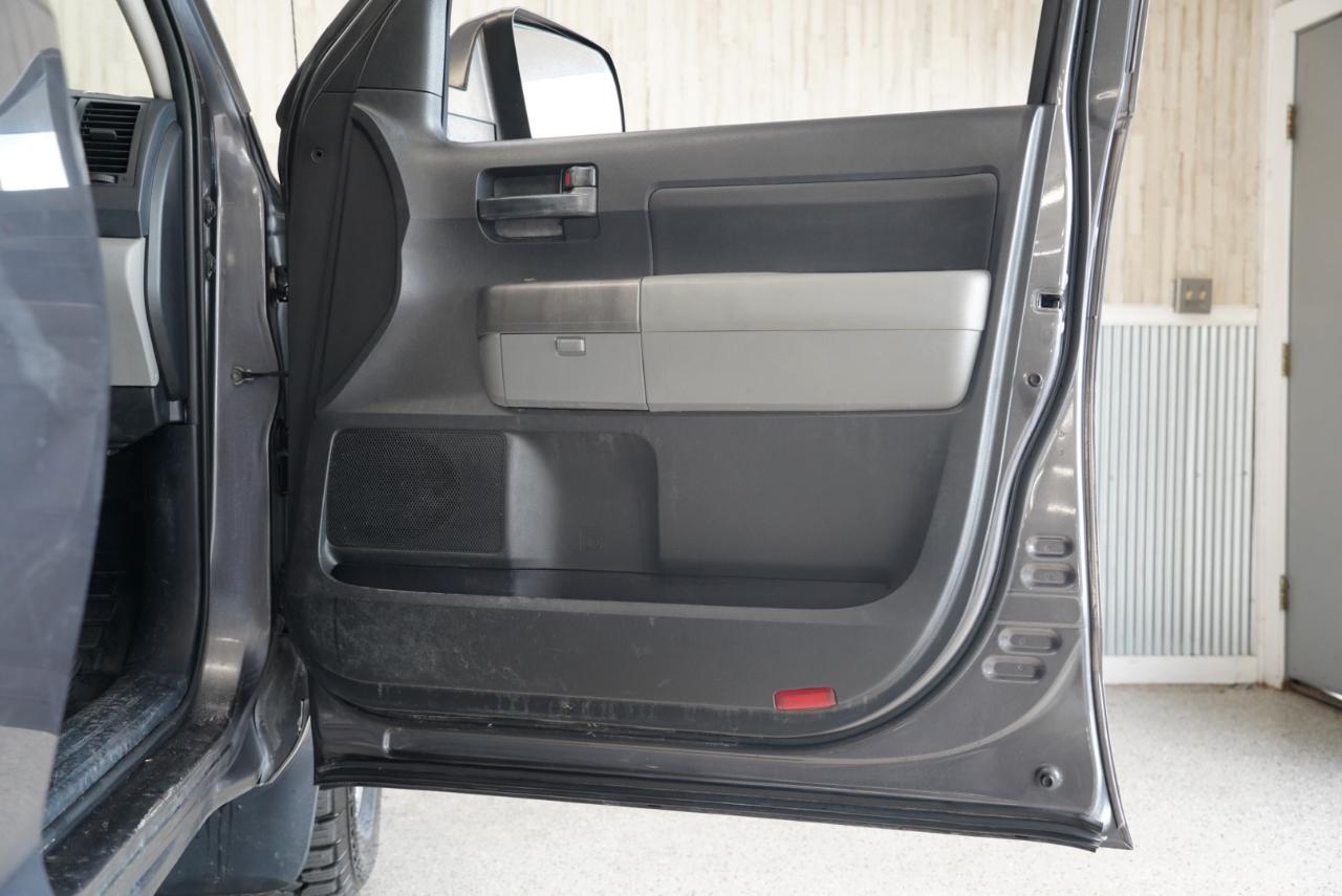 Toyota Tundra 4WD Truck  2012