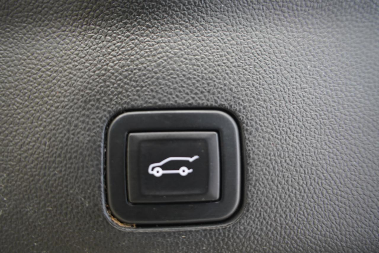 Chevrolet Suburban 2WD 4dr Premier 2021