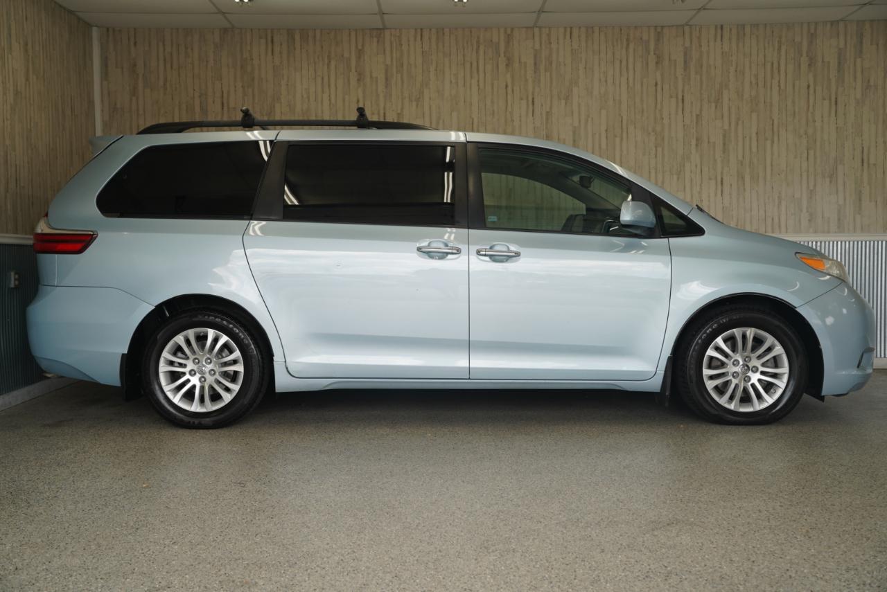 Toyota Sienna XLE 2015