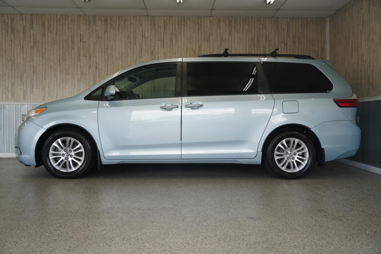 Toyota Sienna XLE 2015