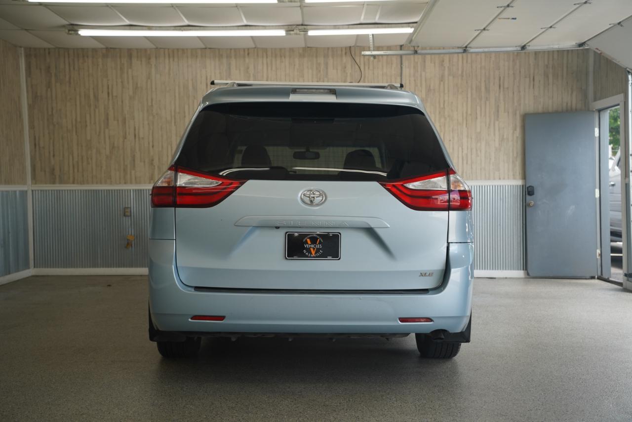 Toyota Sienna XLE 2015