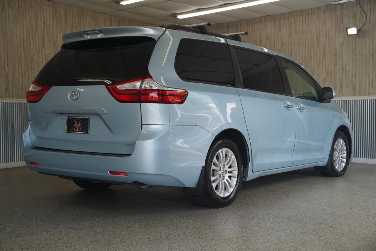 Toyota Sienna XLE 2015