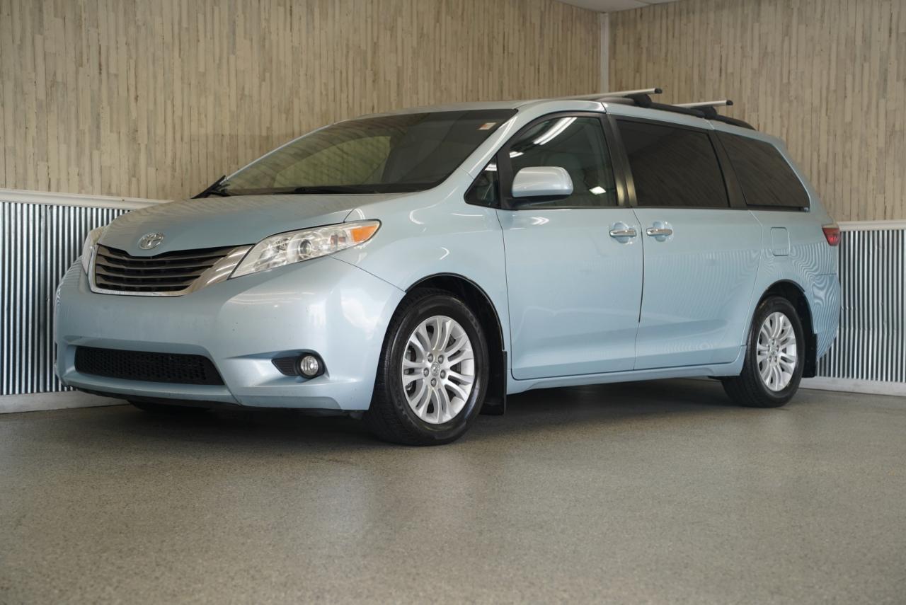 Toyota Sienna XLE 2015