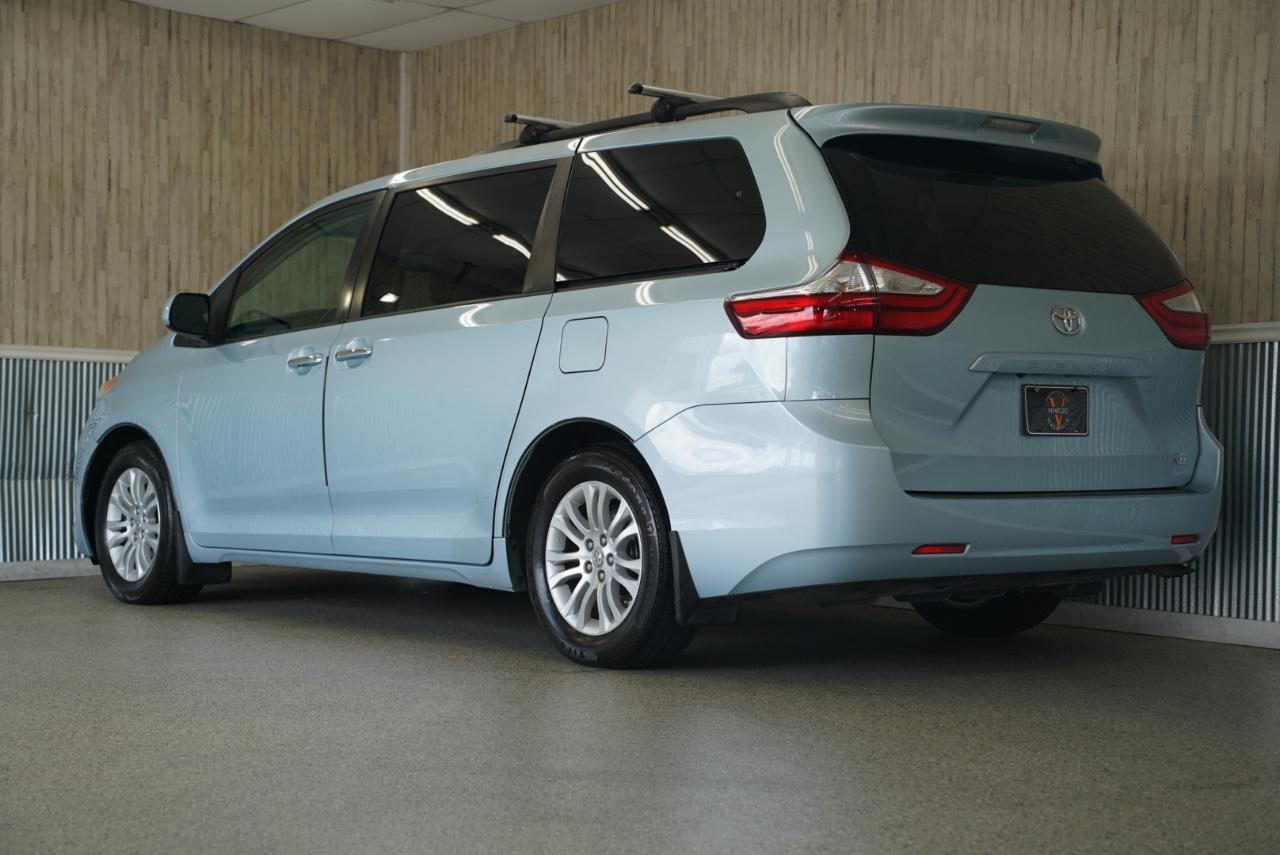 Toyota Sienna XLE 2015