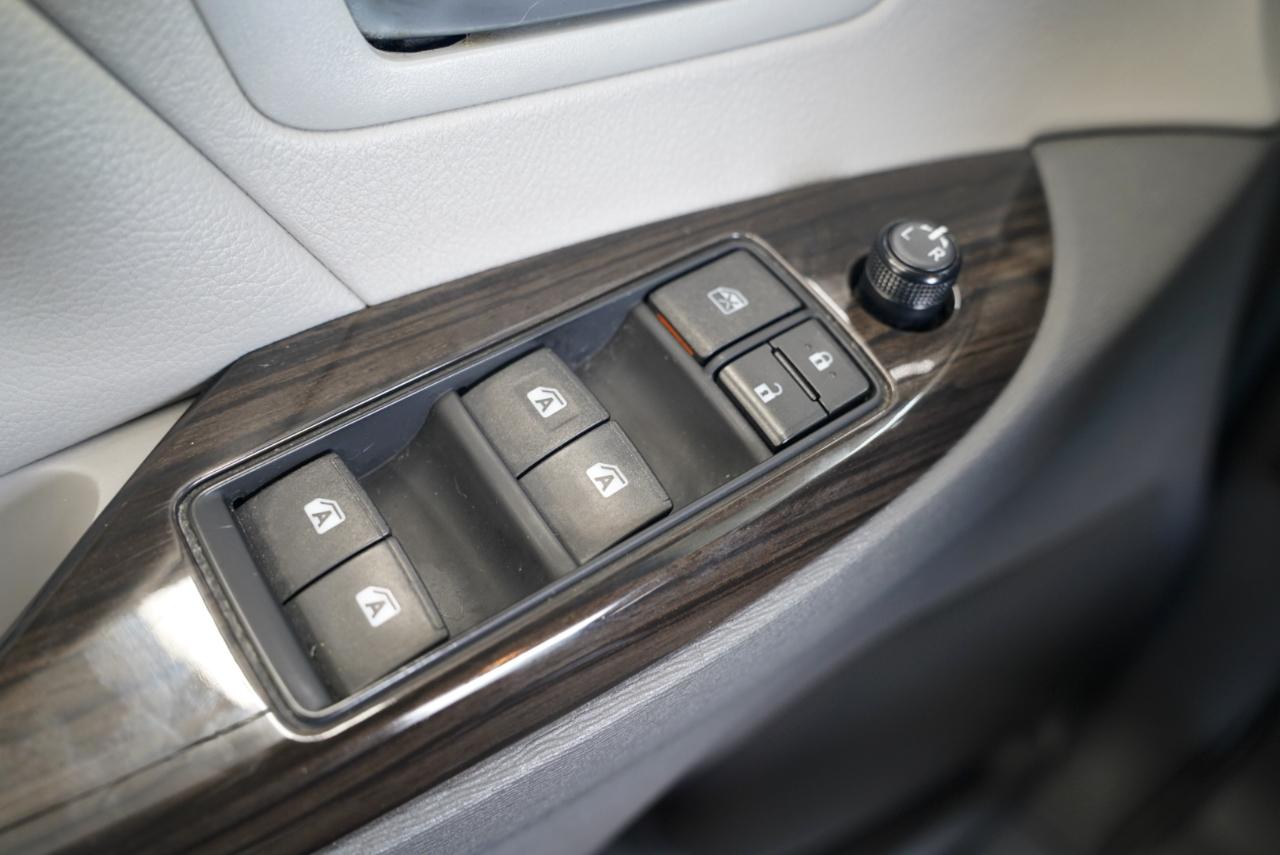 Toyota Sienna XLE 2015