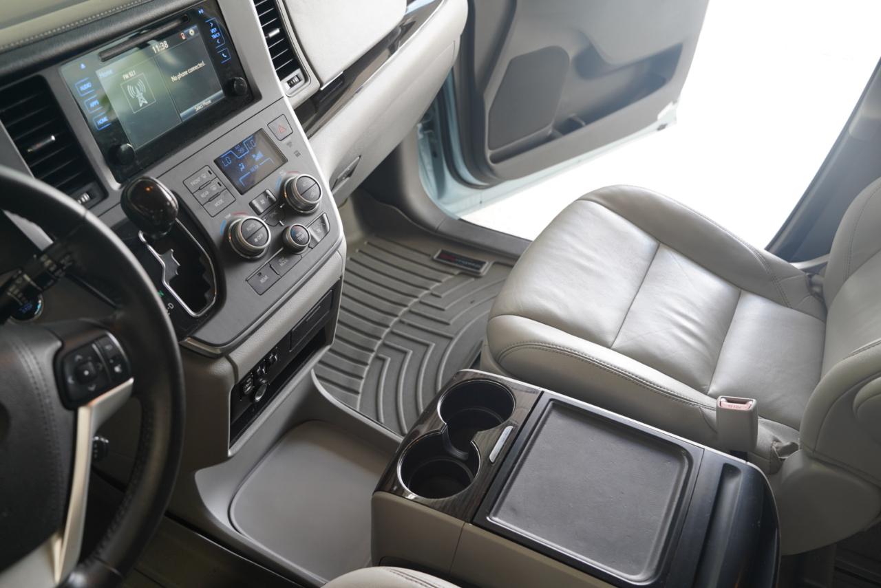 Toyota Sienna XLE 2015