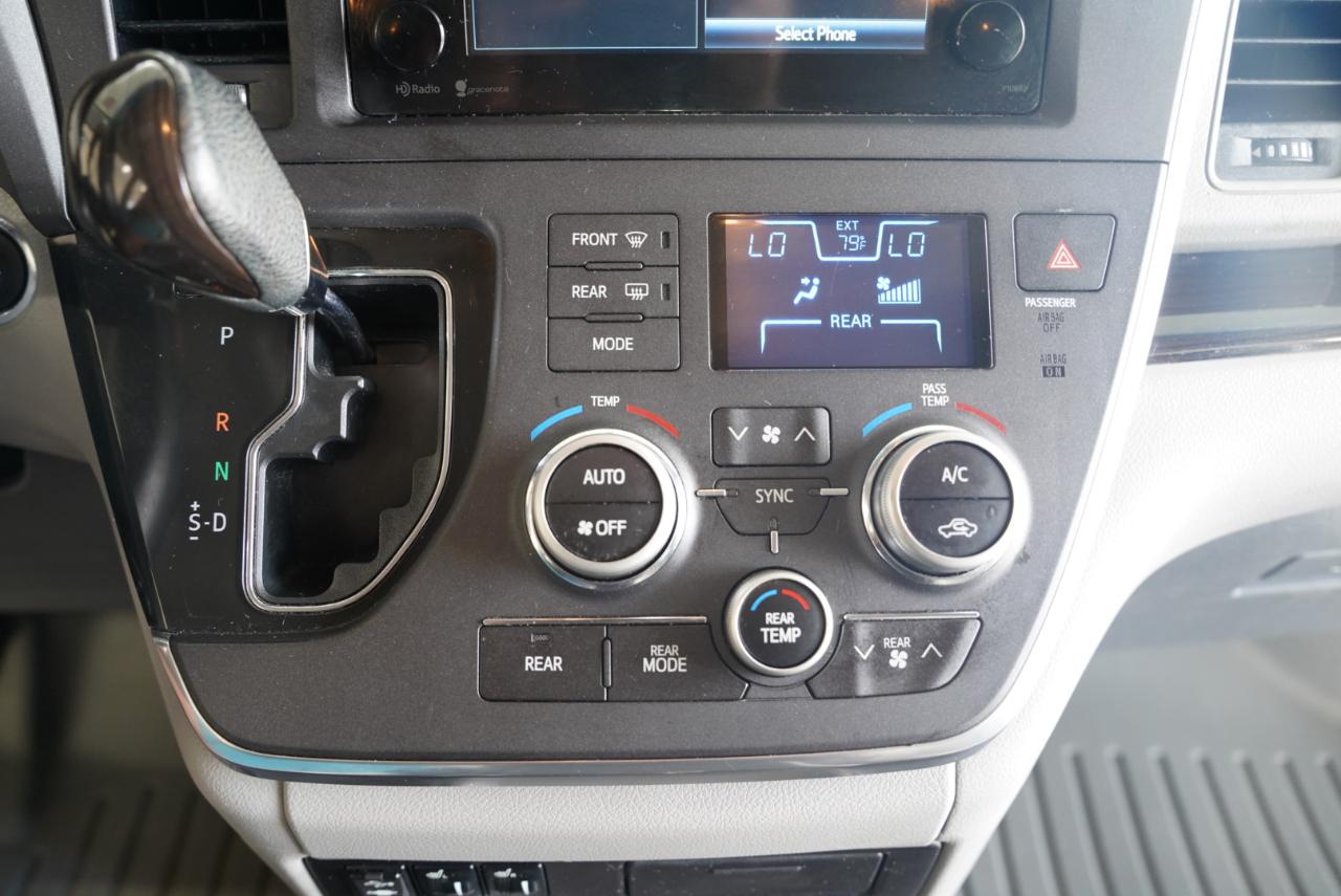 Toyota Sienna XLE 2015