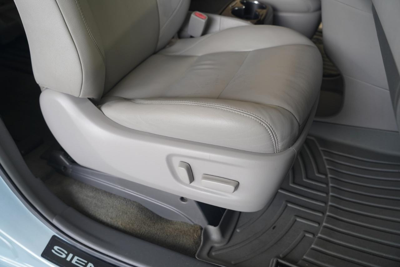Toyota Sienna XLE 2015