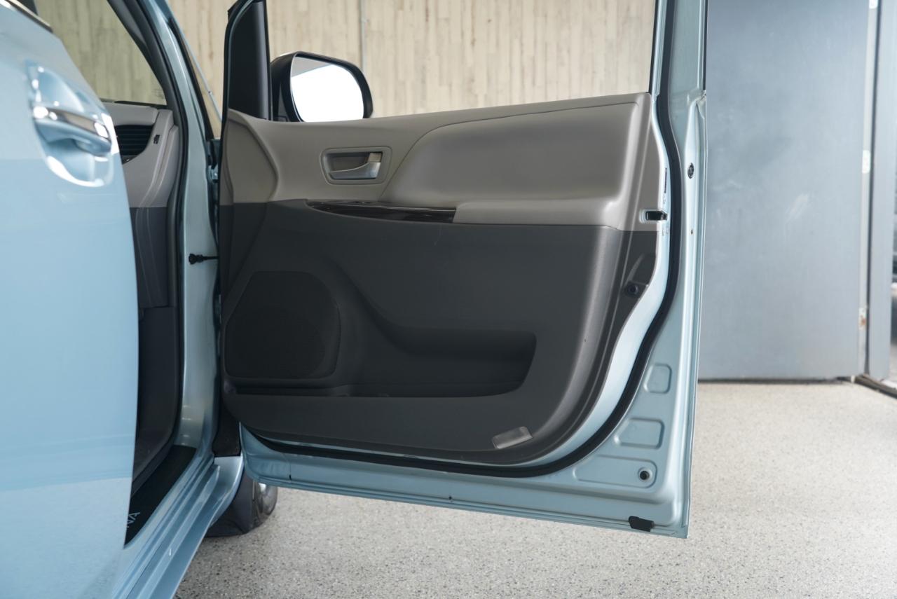 Toyota Sienna XLE 2015